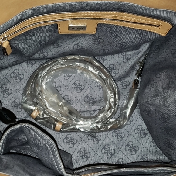 GUESS Satchel - Picture 4 of 6